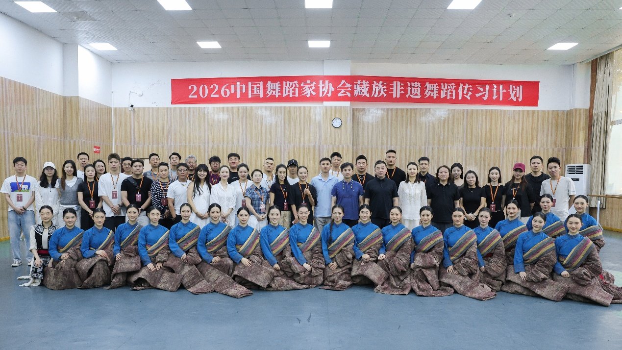 (图:李延浩主持会议)